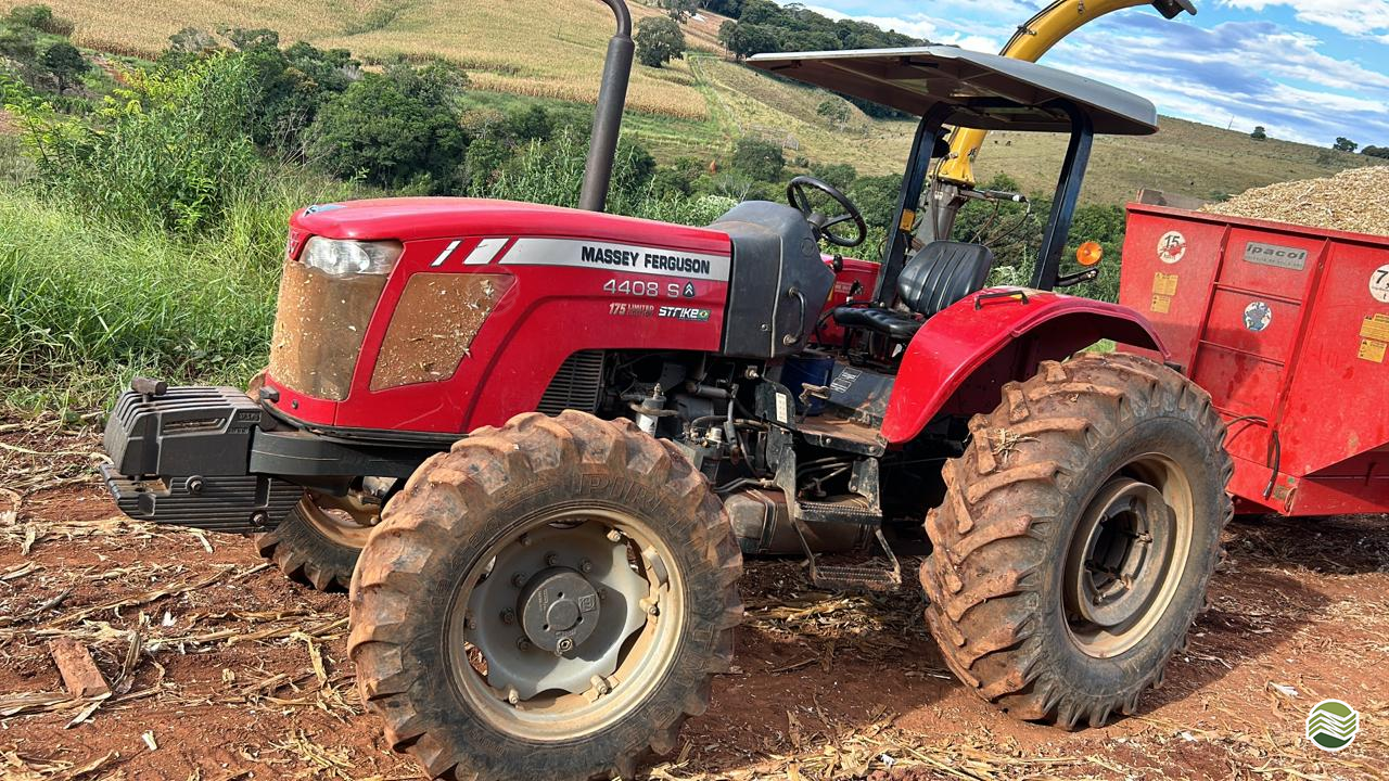 MF 4408 de Machine Tratores